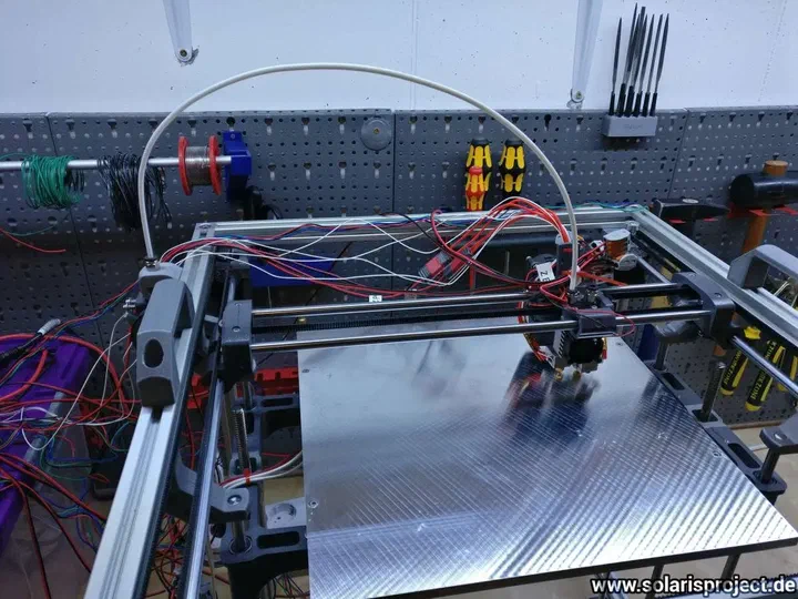 VORON printer running its first plastic extrusion